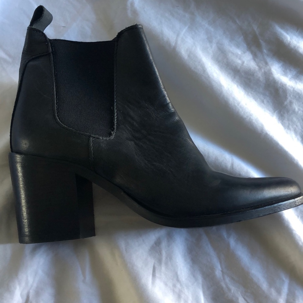 Steve Madden Black Leather Pointed Boots